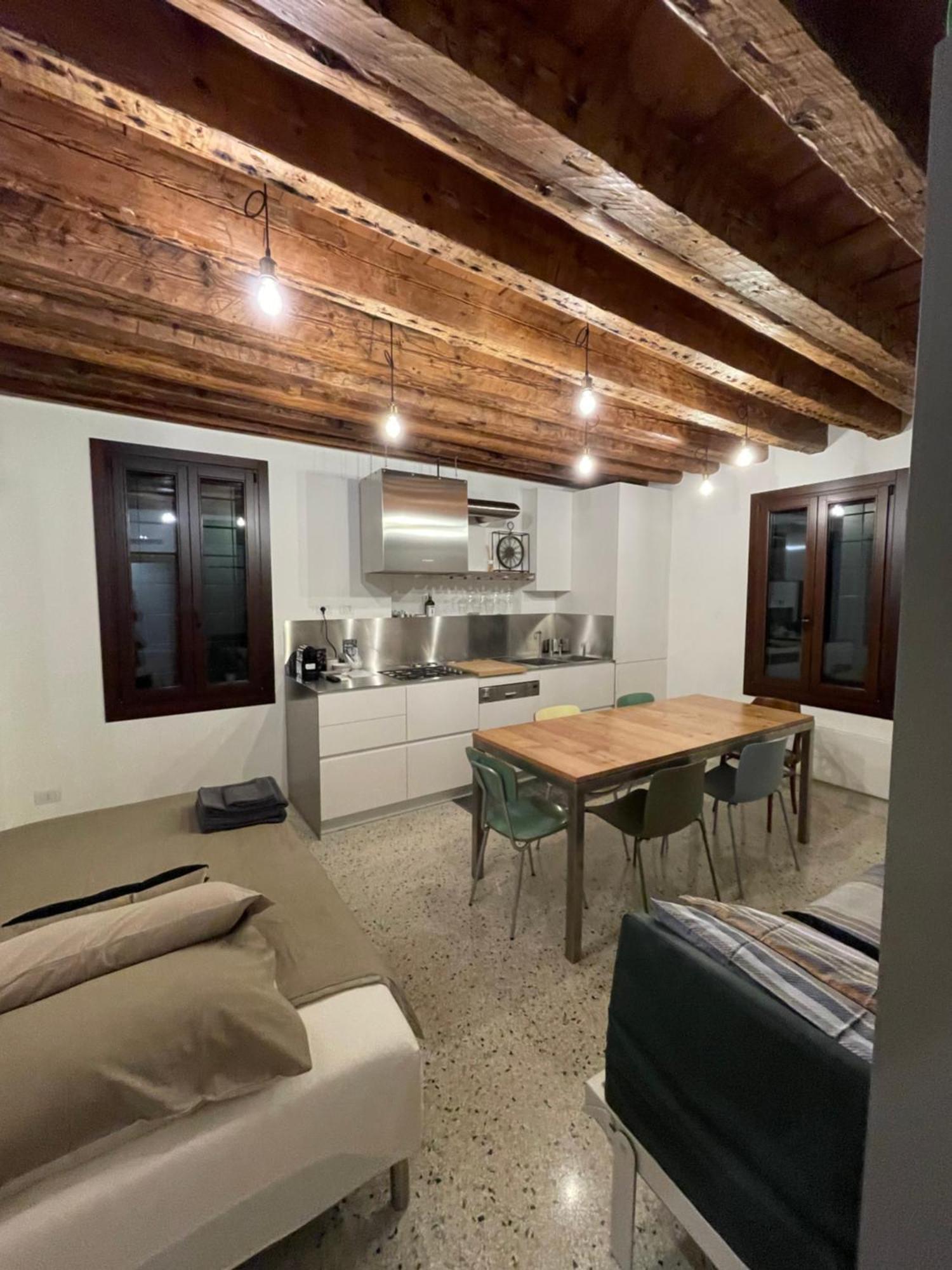 Remer Suites Venesia Ruang foto